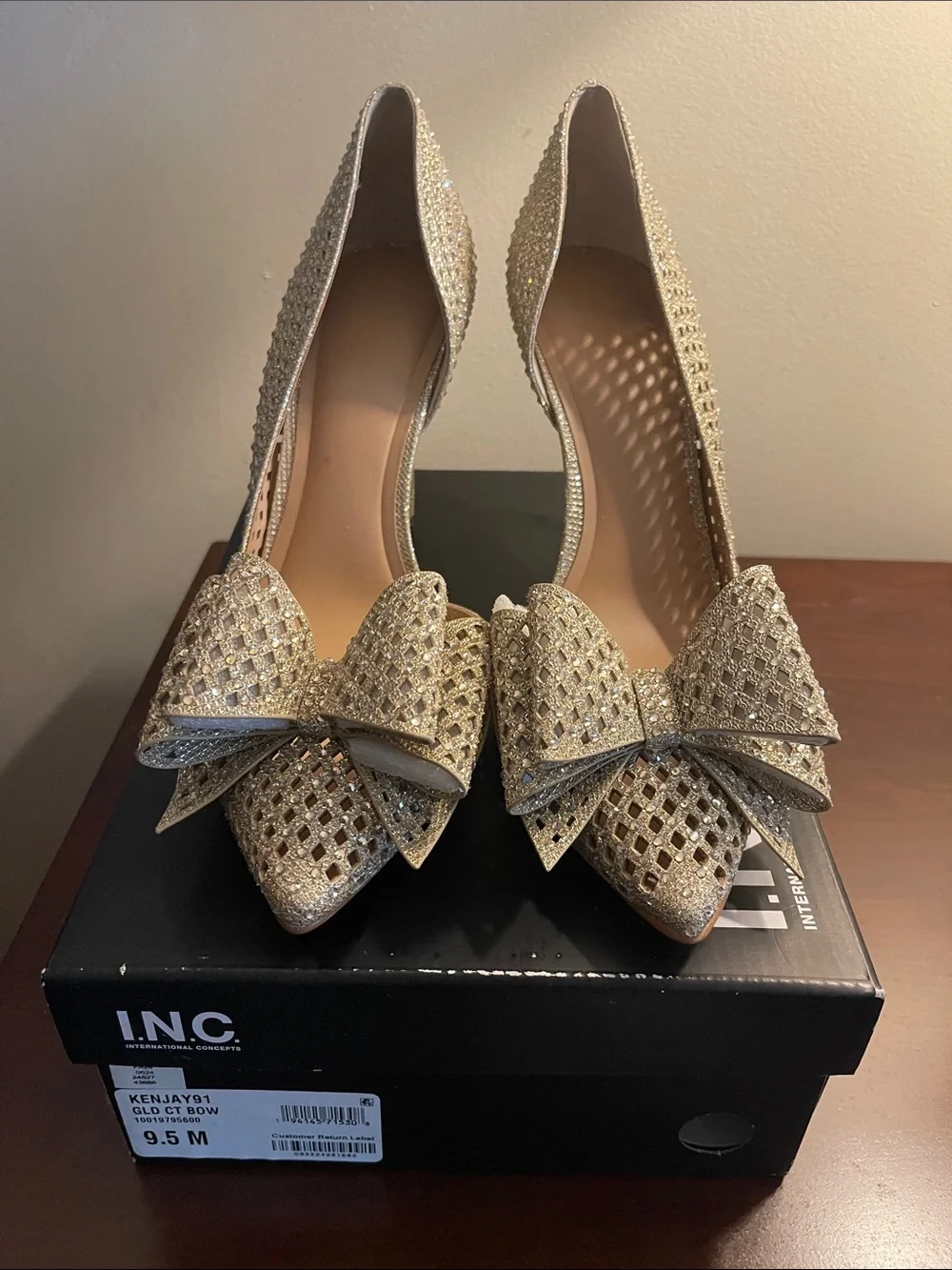 INC International Concepts Gold Glitter Pointed Toe Bow Heels - Picture 6 of 7